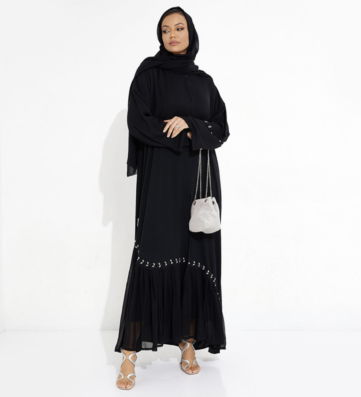 عباية عروق بيضاء